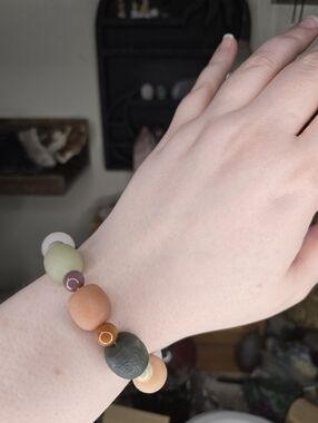 Alashan Carved Crystal Beaded Bracelet